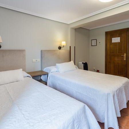 Logis Hotel Restaurante La Casa De Juansabeli Arenas De Cabrales Luaran gambar