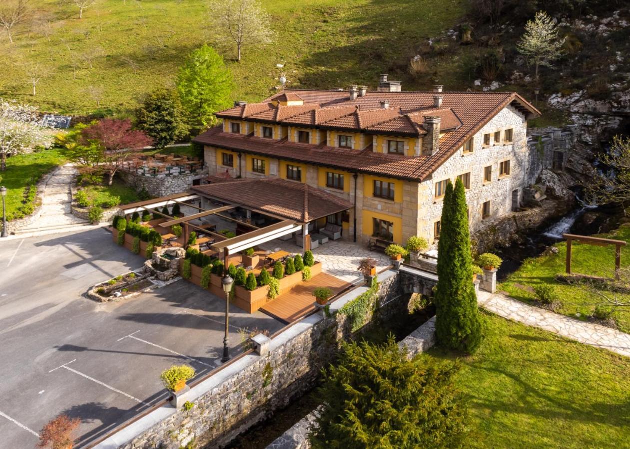 Logis Hotel Restaurante La Casa De Juansabeli Arenas De Cabrales Luaran gambar