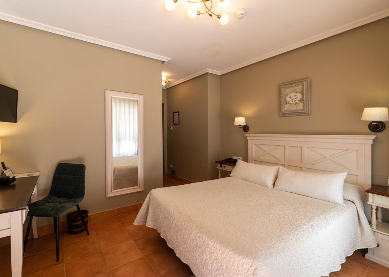 Logis Hotel Restaurante La Casa De Juansabeli Arenas De Cabrales Luaran gambar