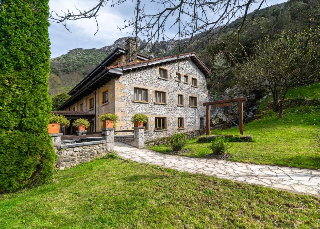 Logis Hotel Restaurante La Casa De Juansabeli Arenas De Cabrales Luaran gambar